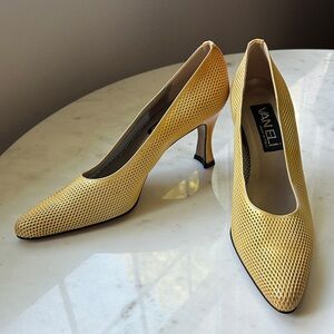 Vaneli Leather golden Yellow Mesh Heels‎ 8N